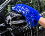 Microfiber Car Wash Mitt - Image 3